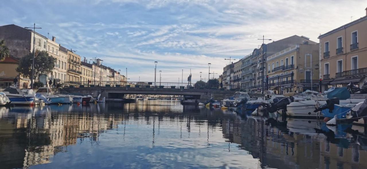 Vues Exceptionnelles Mer, Port Et Toits De Sete Bagian luar foto